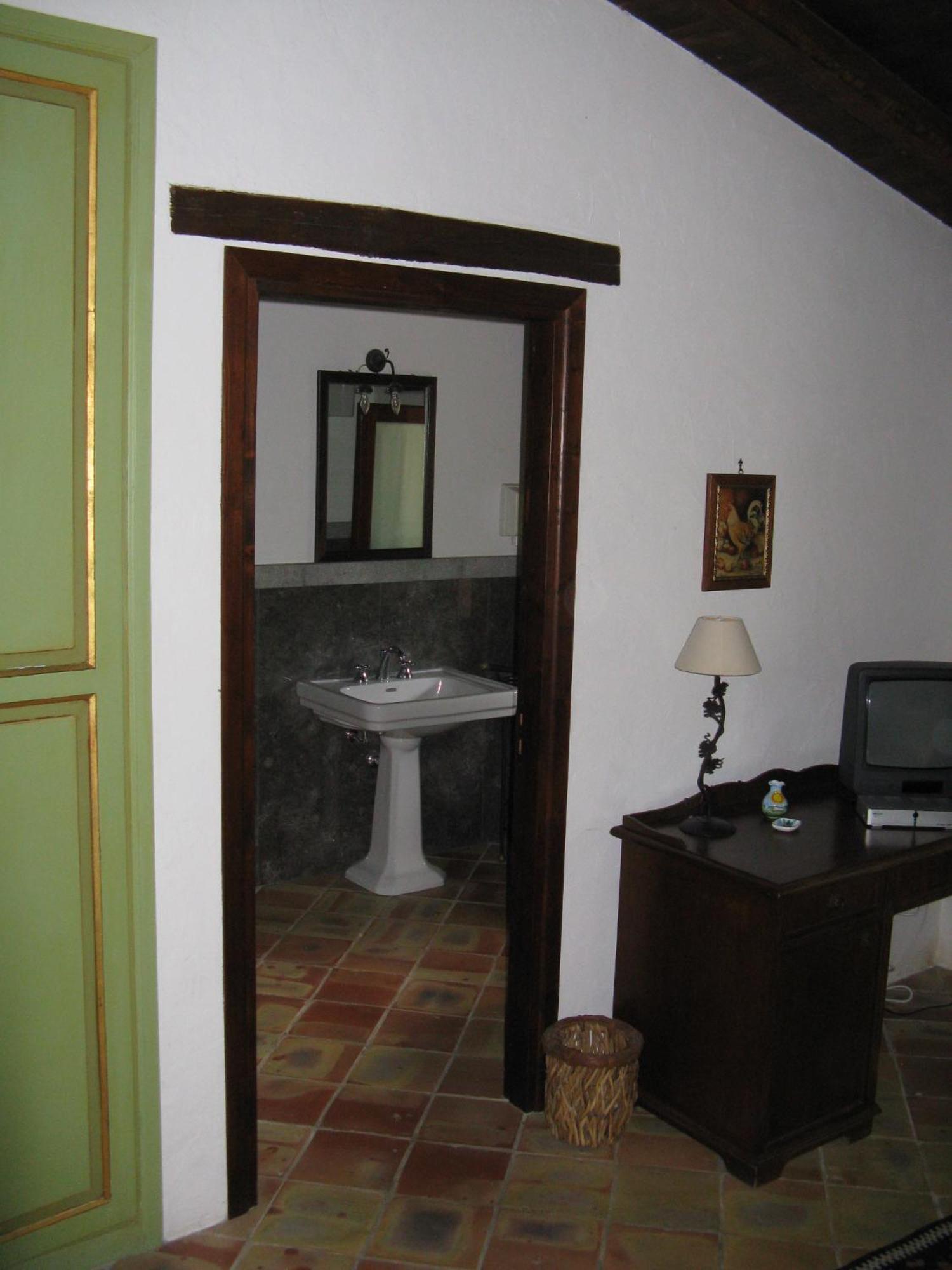 Crapa Licca Villa Ventimiglia di Sicilia Bilik gambar