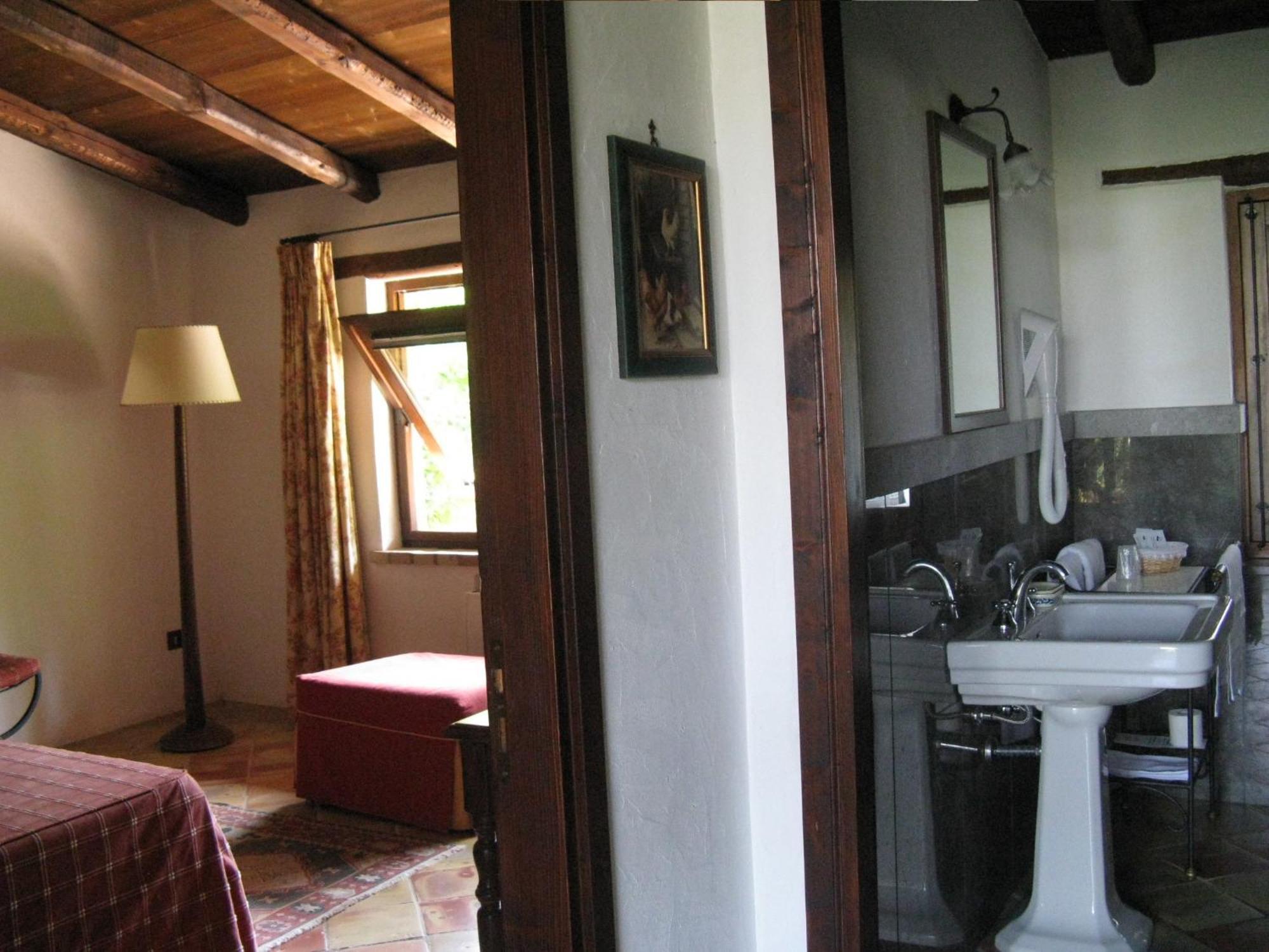 Crapa Licca Villa Ventimiglia di Sicilia Bilik gambar
