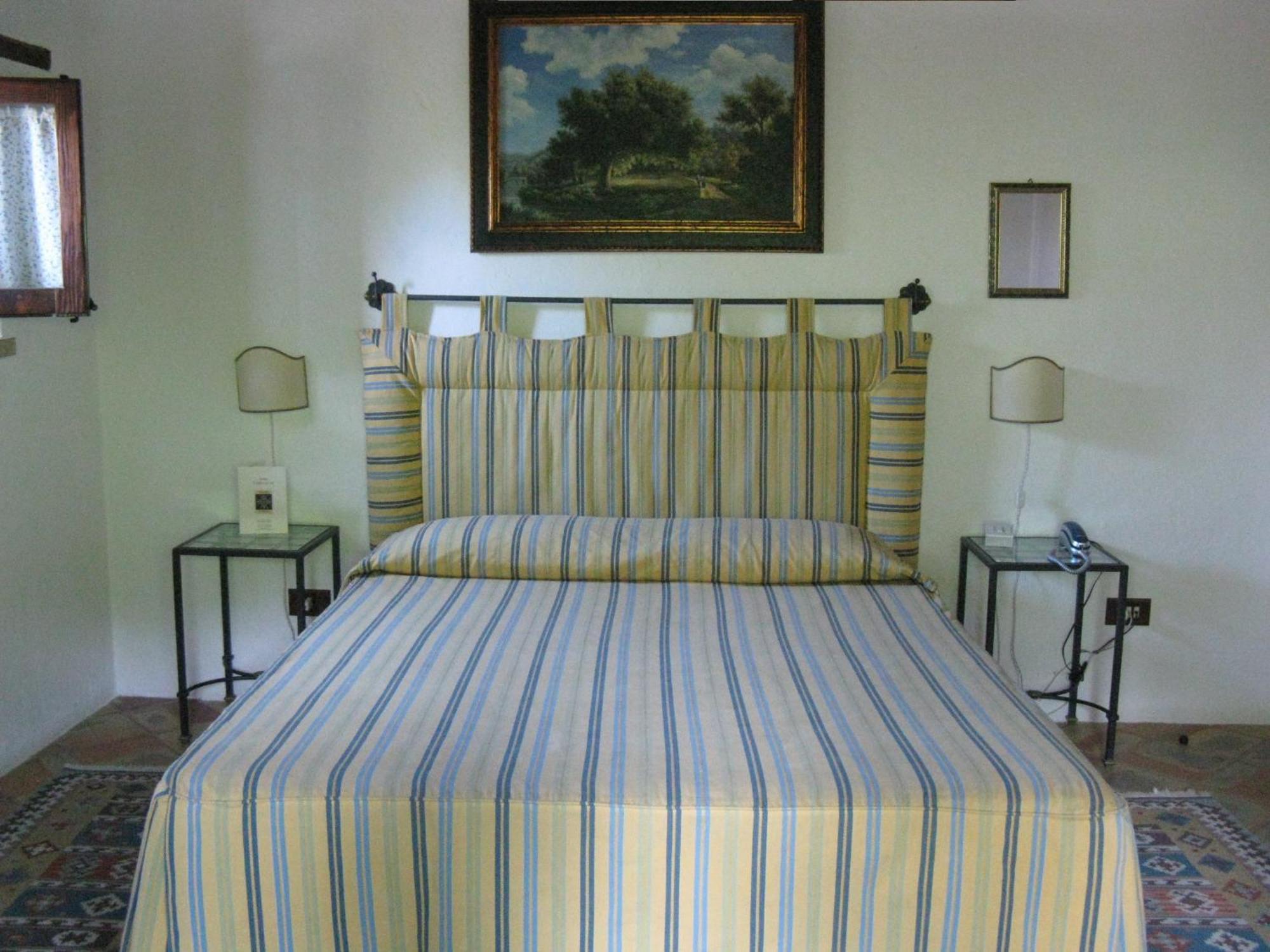 Crapa Licca Villa Ventimiglia di Sicilia Bilik gambar